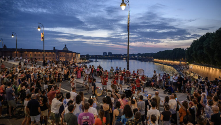 franta-interzice-consumul-de-alcool-la-festivalul-„fete-de-la-musique”,-pe-fondul-caniculei-extreme-care-loveste-tara