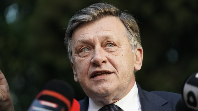 crin-antonescu,-atac-la-conducerea-pnl:-„in-36-de-ani-nu-am-vazut-niciodata-ceva-mai-potrivit-cu-termenul-tradare” crin-antonescu,-atac-la-conducerea-pnl:-„in-36-de-ani-nu-am-vazut-niciodata-ceva-mai-potrivit-cu-termenul-tradare”