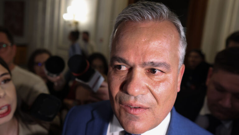 adrian-vestea-anunta-ca-se-intalneste-cu-george-simion:-„imi-asum-un-dialog-deschis-cu-orice-formatiune-politica-votata-de-romani”