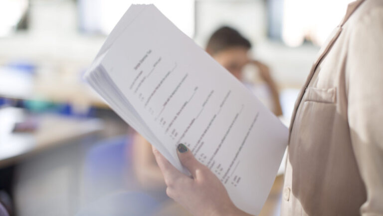 sindicatele-din-educatie:-profesorii-de-la-evaluarea-nationala-au-fost-tinuti-ostatici-si-umiliti-pentru-ca-platforma-online-s-a-blocat