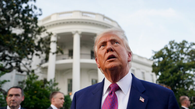 lovitura-politica-pentru-trump-in-senat:-o-rezolutie-sustinuta-si-de-republicani-ii-cere-sa-opreasca-razboiul-cu-iranul