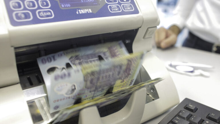 avertismentul-economistior:-datoria-publica-a-romaniei-ar-putea-sa-ajunga-la-90%-din-pib-mai-devreme-de-2036