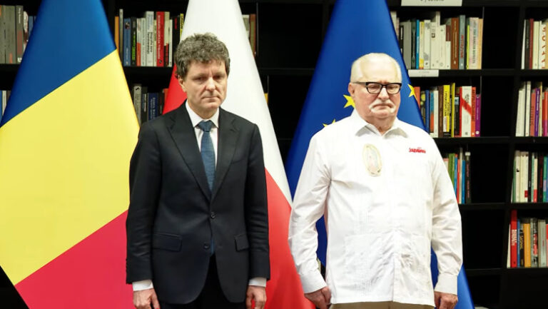 fostul-presedinte-polonez-lech-walesa,-decorat-de-nicusor-dan:-„societatile-noastre-au-nevoie-de-modele”
