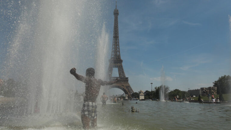 europa,-sub-asediul-caniculei.-parisul-restrictioneaza-consumul-de-alcool-in-spatiile-publice