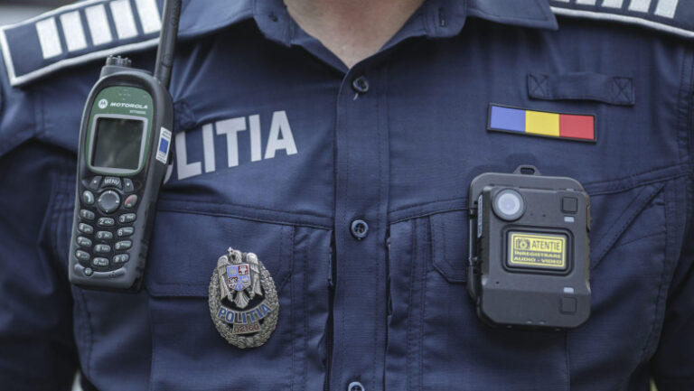 focuri-de-arma-in-centrul-capitalei.-politistii-au-prins-doi-traficanti-de-droguri