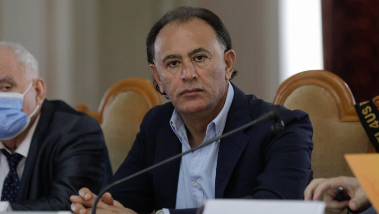 un-important-membru-aur-sustine-ca-simion-ar-fi-negociat-cu-psd-functii-in-guvernul-vestea-„mi-a-zis:-esti-la-economie”.-reactia-aur