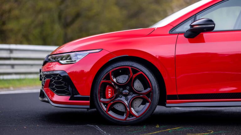 „survival-mode”-la-volkswagen:-gigantul-european-pregateste-un-plan-drastic-de-restructurare-–-100.000-de-concedieri-si-patru-fabrici-inchise