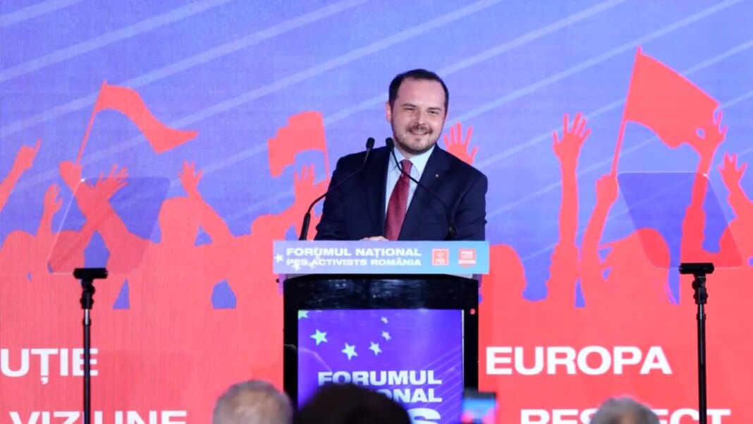 „se-negociaza-orgoliile-unui-singur-om”.-alexandru-rogobete-spune-ca-romanii-nu-vor-accepta-ca-tara-sa-fie-blocata-de-ambitii-personale „se-negociaza-orgoliile-unui-singur-om”.-alexandru-rogobete-spune-ca-romanii-nu-vor-accepta-ca-tara-sa-fie-blocata-de-ambitii-personale