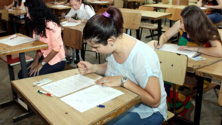 bac-2026-proba-la-matematica-si-istorie-se-amana-din-cauza-codului-rosu-de-canicula.-cand-vor-sustine-elevii-examenul