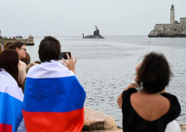in-pragul-unei-noi-interventii-militare-a-statelor-unite.-care-este-singura-alegere-pe-care-o-poate-face-cuba-ca-sa-evite-dezastrul