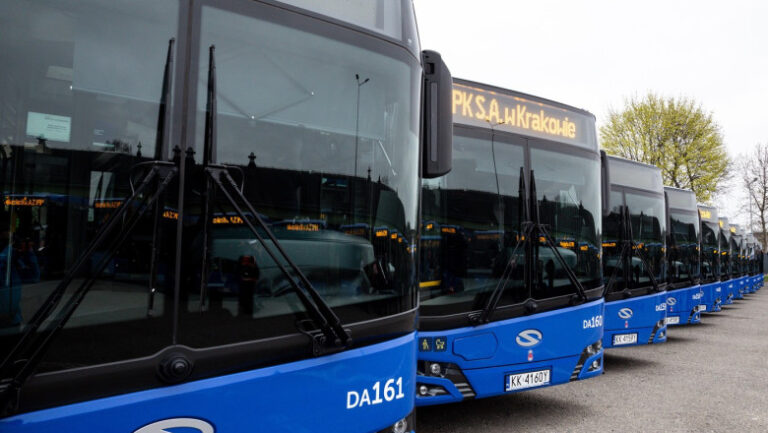 „highway-to-hel”-revine:-autobuzul-666,-care-a-starnit-controverse-in-intreaga-lume,-circula-din-nou