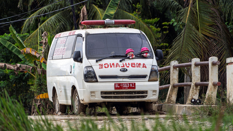 tragedie-in-indonezia:-cinci-persoane-au-murit-si-alte-zeci-au-fost-ranite-o-explozie-devastatoare-surprinsa-in-imagini tragedie-in-indonezia:-cinci-persoane-au-murit-si-alte-zeci-au-fost-ranite-o-explozie-devastatoare-surprinsa-in-imagini