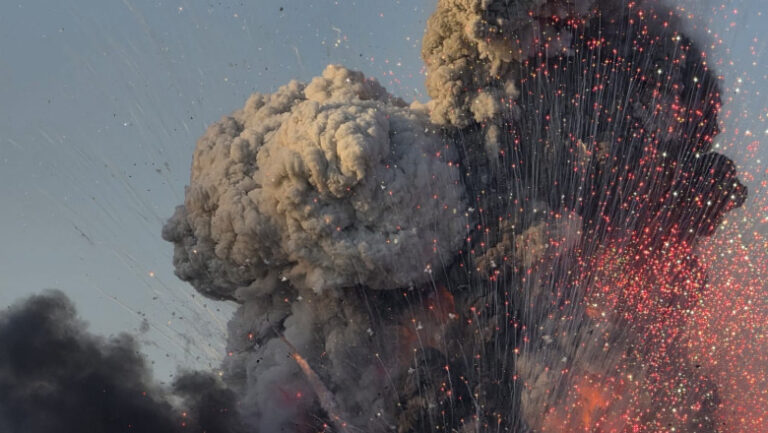 explozie-uriasa-la-o-fabrica-de-artificii-in-malta.-cel-putin-doua-persoane-au-fost-ranite-in-urma-deflagratiei