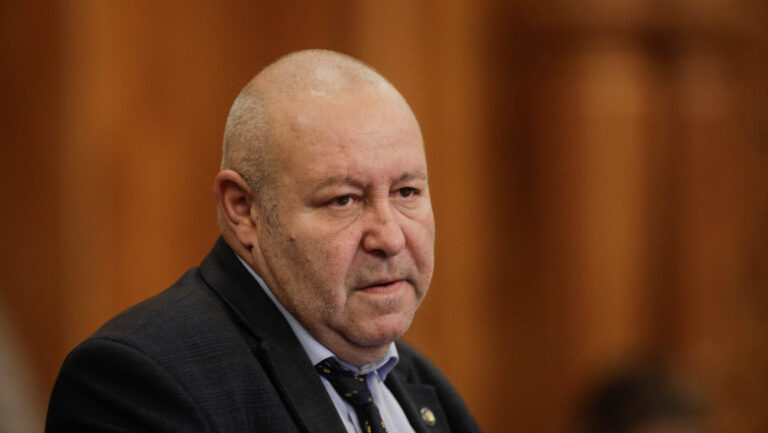 pnl-vs-psd,-faza-pe-icr.-fenechiu:-nu-vom-sustine-niciun-candidat-al-„marii-iubiri”-dintre-social-democrati-si-aur