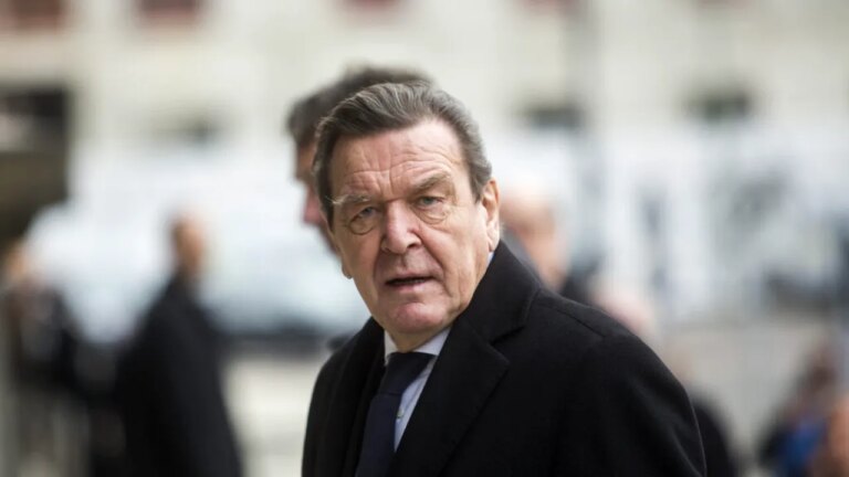 un-jurnalist-rtl-a-dat-peste-gerhard-schroder-intr-un-hotel-din-moscova.-ce-facea-fostul-cancelar-al-germaniei
