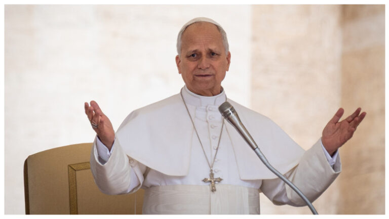 premiera-la-vatican:-papa-leon-al-xiv-lea-a-numit-o-femeie-laica-intr-o-functie-echivalenta-cu-cea-de-ministru