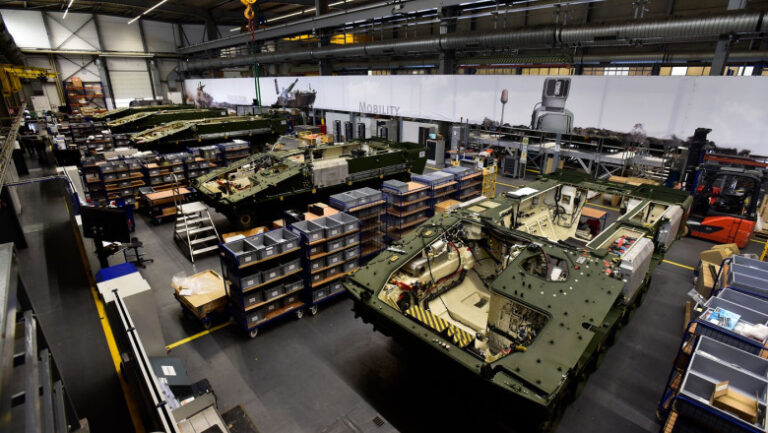 rheinmetall-anunta-ca-a-semnat-contracte-de-5,7-miliarde-euro-cu-mapn:-„cel-mai-mare-pachet-din-istoria-recenta-a-companiei”
