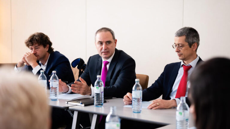 nazare:-daca-romania-isi-mentine-traiectoria-fiscal-bugetara,-poate-aspira-la-imbunatatirea-ratingului-de-tara-in-2027