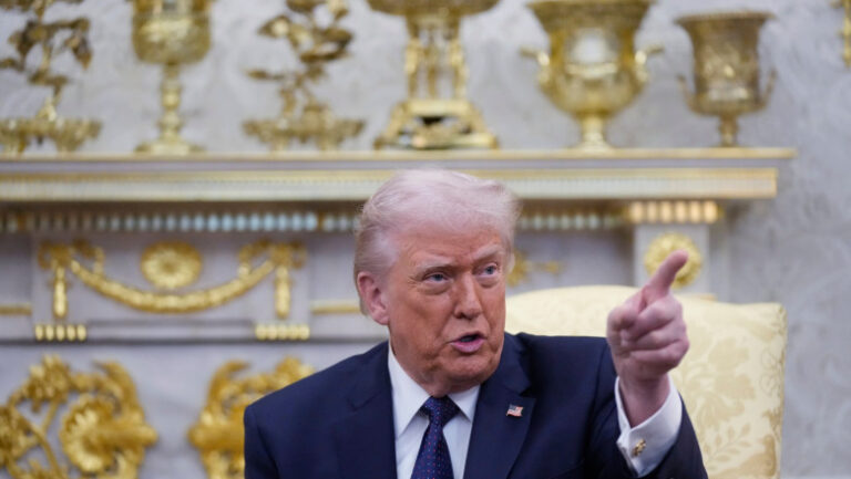 trump-a-numit-un-oficial-al-agentiei-federale-pentru-locuinte-in-functia-de-sef-al-serviciilor-de-informatii