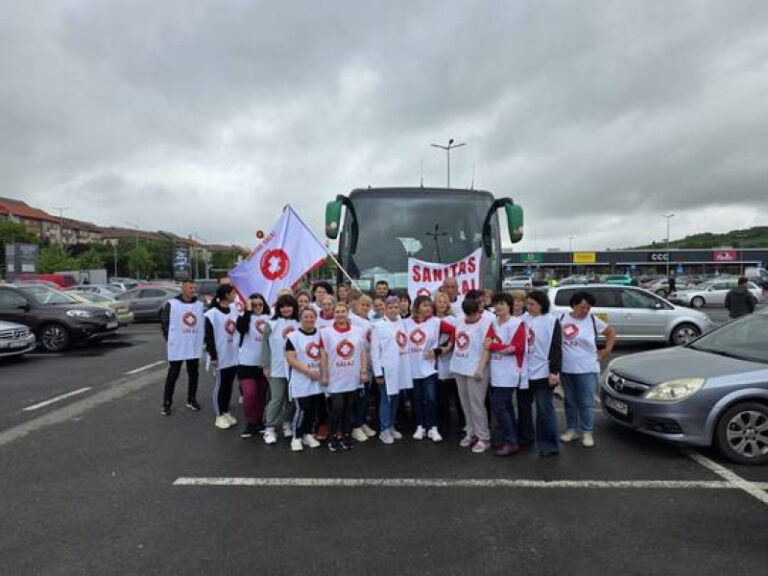 sindicalistii-sanitas-protesteaza-azi-in-piata-victoriei-din-capitala,-fata-de-legea-salarizarii-unitare.-manifestatia-incepe-la-ora-10
