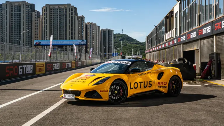 directorul-executiv-lotus-starneste-furie-dupa-ce-a-declarat-ca-orice-masina-sport-de-peste-1,8-tone-este-„mediocra”