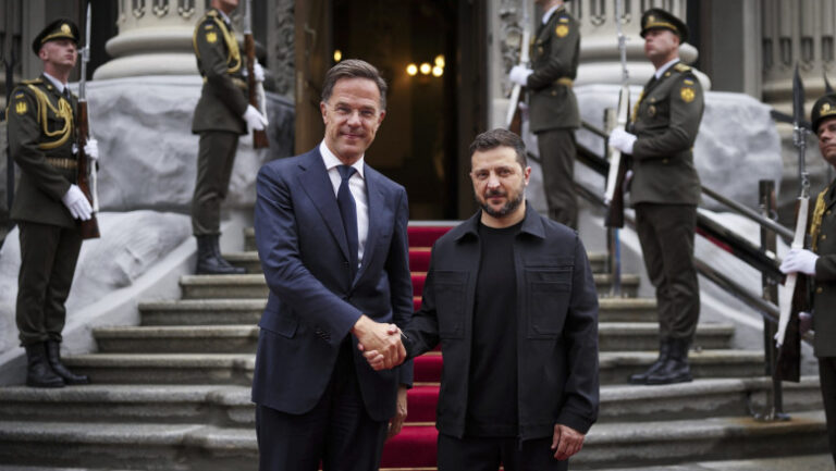 mark-rutte,-vizita-surpriza-la-kiev:-„un-gest-de-solidaritate-si-de-sprijin-din-partea-aliantei-fata-de-tara-noastra”
