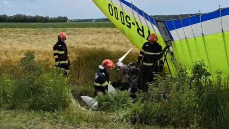 un-aparat-de-zbor-usor-a-aterizat-fortat-la-buzoiesti,-in-arges:-isu-intervine-cu-mai-multe-echipaje