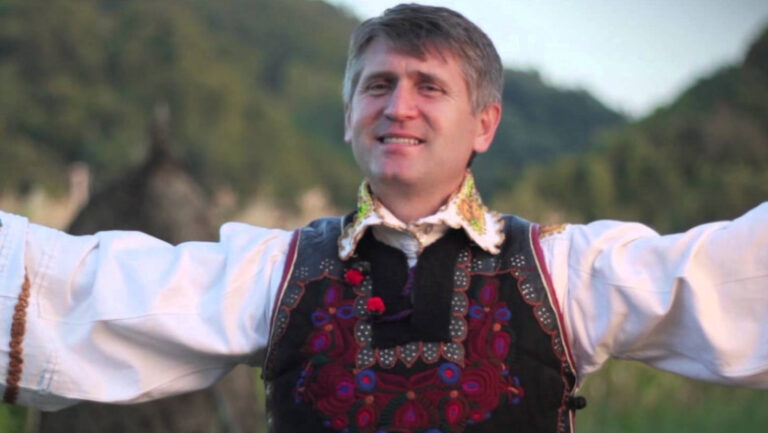 perchezitii-la-locuinta-lui-cristian-pomohaci.-dosarul-vizeaza-suspiciuni-de-viol-asupra-unui-minor-si-agresiune-sexuala