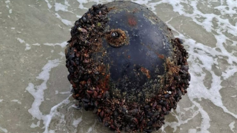 o-mina-marina-descoperita-pe-plaja-dintre-vama-veche-si-2-mai-a-fost-detonata-de-scafandrii-militari o-mina-marina-descoperita-pe-plaja-dintre-vama-veche-si-2-mai-a-fost-detonata-de-scafandrii-militari