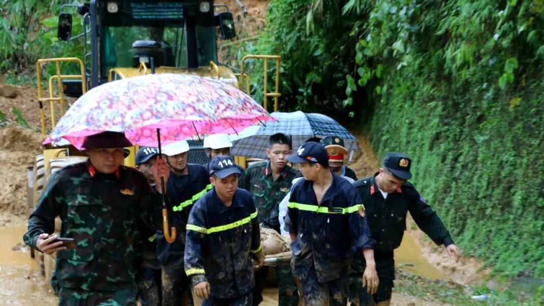 tragedie-in-china:-21-de-oameni-au-murit-in-urma-unei-alunecari-de-teren tragedie-in-china:-21-de-oameni-au-murit-in-urma-unei-alunecari-de-teren