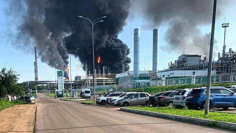 rafinarii,-petroliere,-statie-de-comprimare-si-aerodrom-militar-aruncate-in-aer.-ucraina-a-lansat-un-nou-atac-masiv-asupra-rusiei rafinarii,-petroliere,-statie-de-comprimare-si-aerodrom-militar-aruncate-in-aer.-ucraina-a-lansat-un-nou-atac-masiv-asupra-rusiei