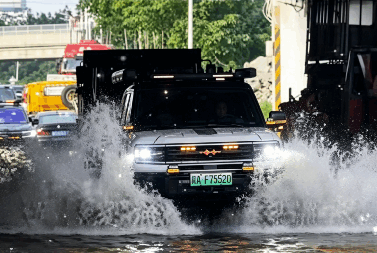 convoaiele-byd-trec-peste-avertismentele-oficiale-si-intervin-in-zonele-calamitate-din-china