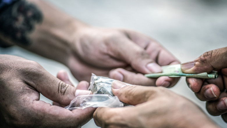 raport:-creste-consumul-de-droguri-in-randul-femeilor-tinere-din-romania.-specialistii-vorbesc-despre-o-inversare-a-tendintelor raport:-creste-consumul-de-droguri-in-randul-femeilor-tinere-din-romania.-specialistii-vorbesc-despre-o-inversare-a-tendintelor