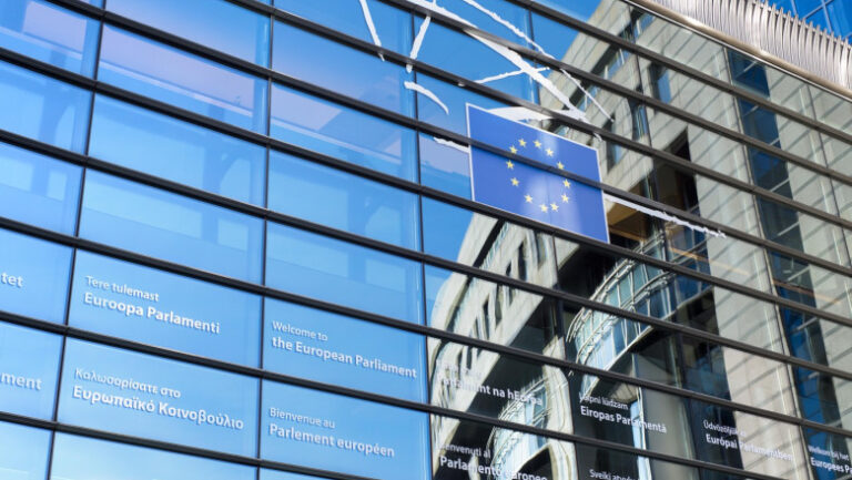 „buy-european”:-ue-pregateste-noi-reguli-pentru-achizitiile-publice.-companiile-europene-ar-putea-avea-prioritate