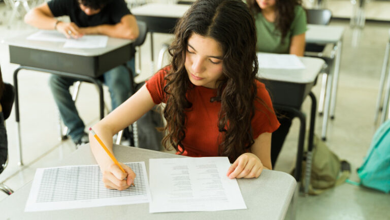 ghid-complet-pentru-admiterea-la-liceu-2026.-calendarul-si-etapele-explicate-de-ministerul-educatiei