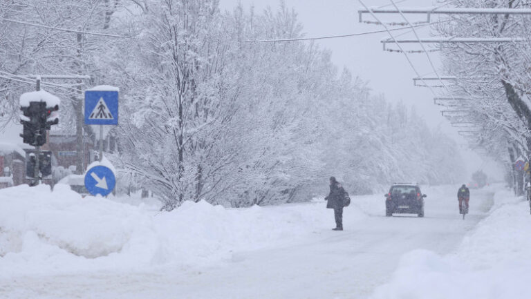meteorologii-se-asteapta-la-o-iarna-grea-in-europa.-cele-trei-fenomene-cheie-care-pot-aduce-valuri-de-ger-si-ninsori-puternice