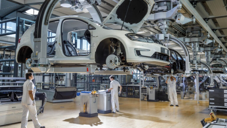 cea-mai-ampla-schimbare-din-istoria-volkswagen.-gigantul-auto-vrea-sa-renunte-la-jumatate-dintre-modele
