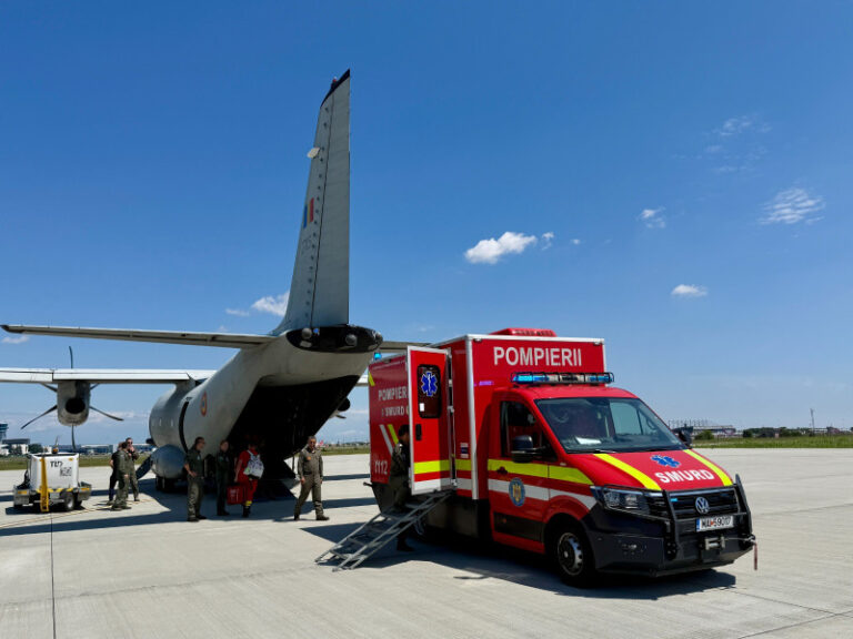 doi-tineri-cu-arsuri-grave-au-fost-transferati-in-belgia-si-germania-cu-o-aeronava-militara.-unul-dintre-ei-are-arsuri-pe-70%-din-corp