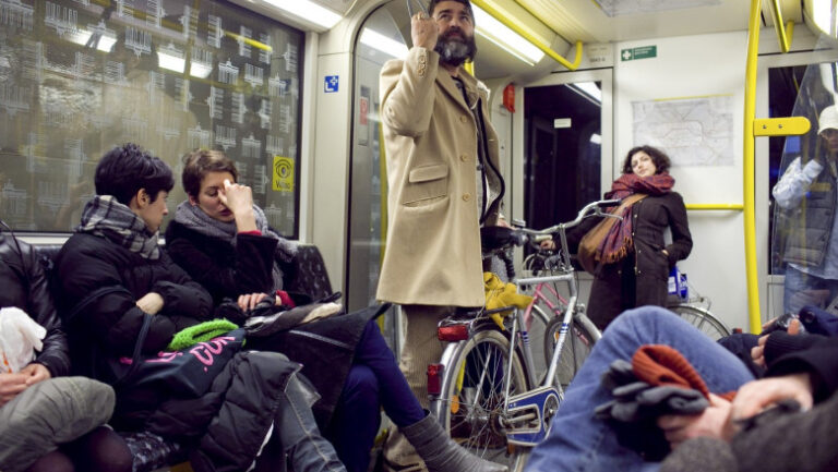 proiect-pilot-lansat-de-metrorex-pentru-posesorii-de-biciclete-si-trotinete.-ce-reguli-trebuie-sa-respecte-pentru-a-calatori-cu-metroul