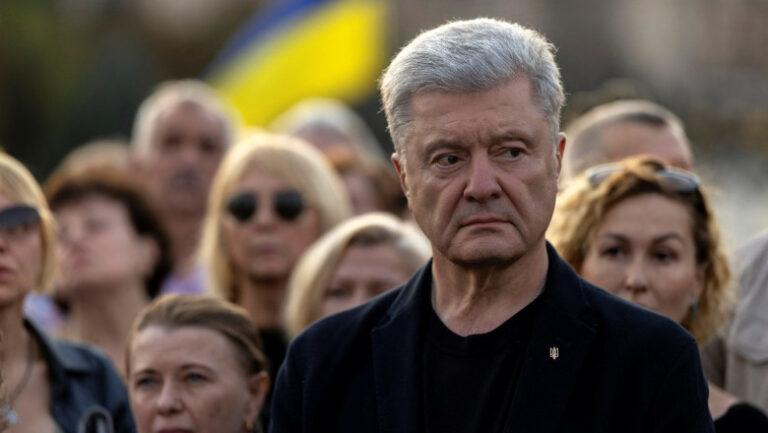 curtea-suprema-a-ucrainei-confirma-sanctiunile-impuse-de-zelenski-impotriva-rivalului-sau,-petro-porosenko