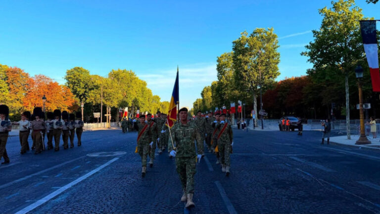 armata-romaniei-va-participa-la-parada-militara-de-ziua-frantei,-prin-detasamentul-de-onoare-al-brigazii-30-garda-„mihai-viteazul”