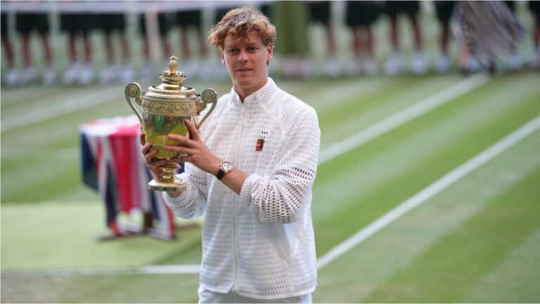 jannik-sinner-l-a-invins-pe-alexander-zverev-si-si-a-pastrat-titlul-de-la-wimbledon-dupa-un-meci-maraton