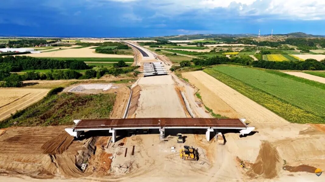 autostrada-transilvania:-lotul-biharia–chiribis-ar-putea-fi-deschis-cu-cinci-luni-inainte-de-termen autostrada-transilvania:-lotul-biharia–chiribis-ar-putea-fi-deschis-cu-cinci-luni-inainte-de-termen