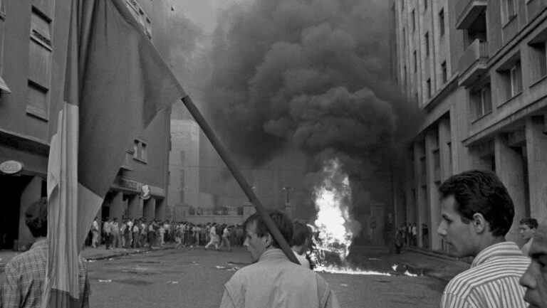 victimele-mineriadei-din-iunie-1990-vor-primi-o-indemnizatie-lunara-si-alte-beneficii.-cand-intra-legea-in-vigoare