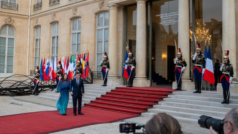 nicusor-dan,-„mesaj-clar”-dupa-vizita-la-paris:-romania-este-„un-partener-activ-in-eforturile-de-consolidare-a-securitatii-europene”