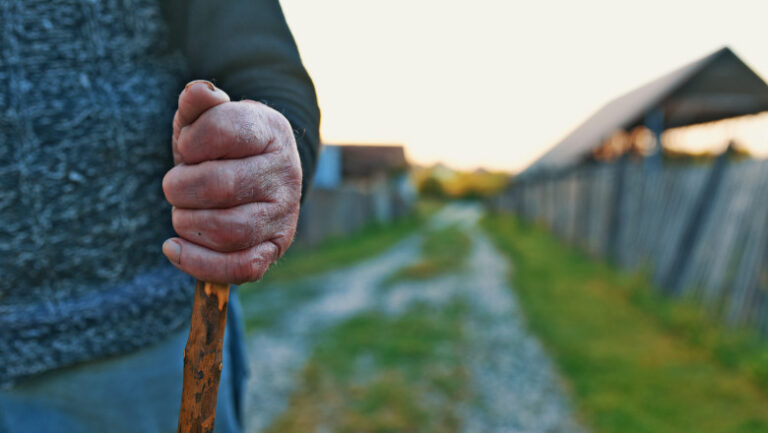 „oamenii-sunt-pe-cale-de-disparitie”.-povestea-satului-din-romania-in-care-mai-traiesc-astazi-doar-20-de-suflete