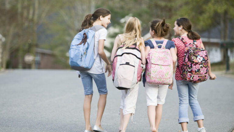 cand-incepe-anul-scolar-2026-2027:-calendarul-complet-al-cursurilor-si-vacantelor.-schimbarile-anuntate-de-ministerul-educatiei