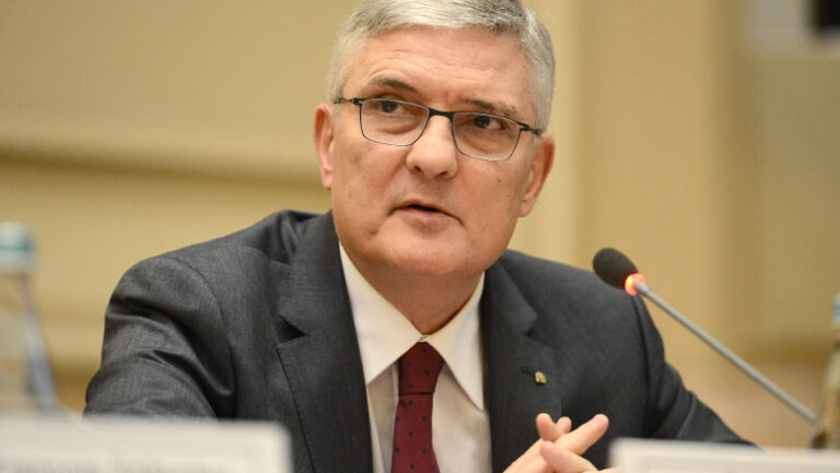 seful-consiliului-fiscal:-cresterea-taxelor-era-inevitabila.-nu-se-putea-fara-majorari-de-impozite