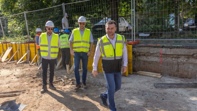 ciprian-ciucu:-mi-se-reproseaza-ca-se-lucreaza-prea-mult-in-bucuresti.-niciun-oras-nu-se-poate-repara-fara-santiere