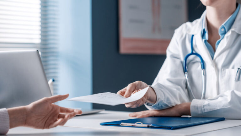ce-analize-si-consultatii-sunt-gratuite-in-2026.-lista-serviciilor-medicale-decontate-inclusiv-pentru-persoanele-neasigurate